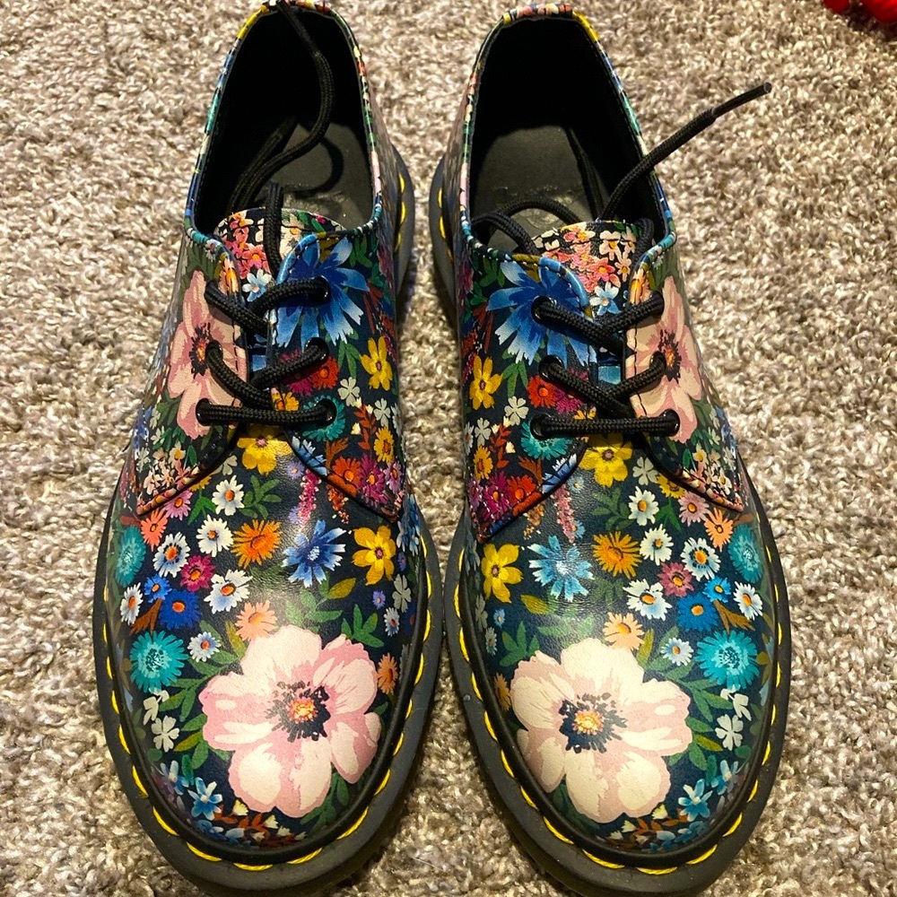 1460 Women’s Floral Oxfords (pink)